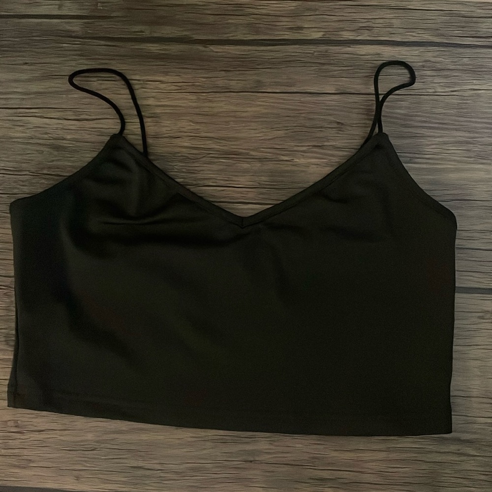 Black scoop neckline crop tank